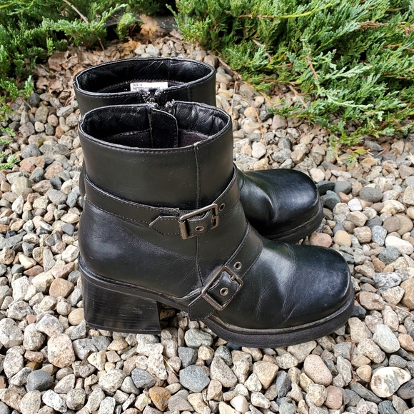 725 Originals Shoes - Black Leather Like Women's Boots
